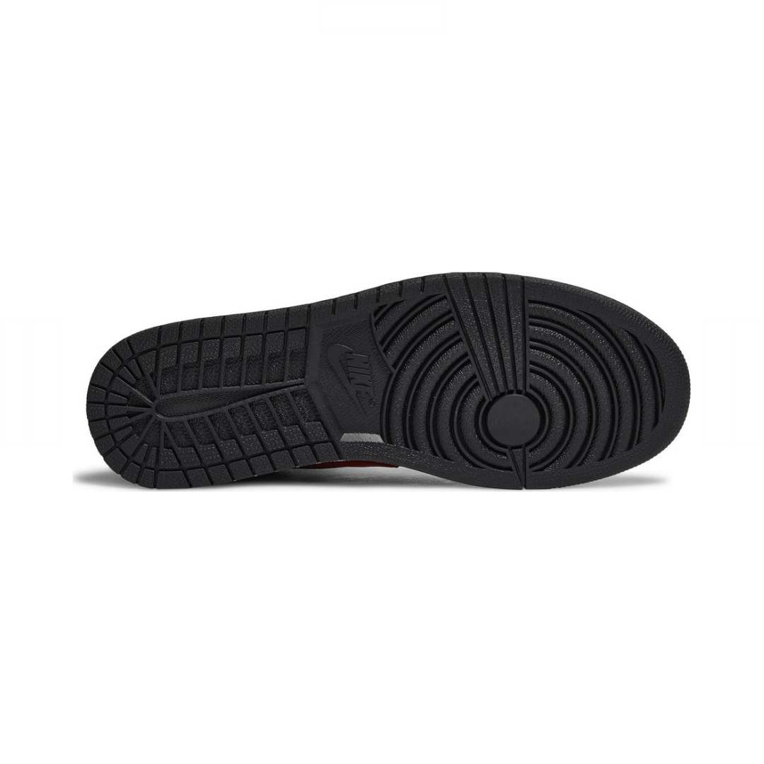 Air Jordan 1 High FlyEase GS 'Smoke Grey Gym Red' image 2